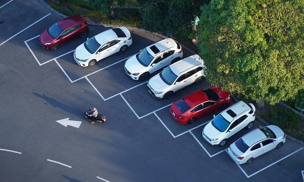 Les équipements indispensables pour un parking moderne